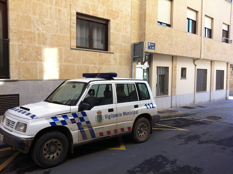 Solicitud al Ayuntamiento del apoyo de los Vigilantes Municipales en la entrada y salida del Colegio